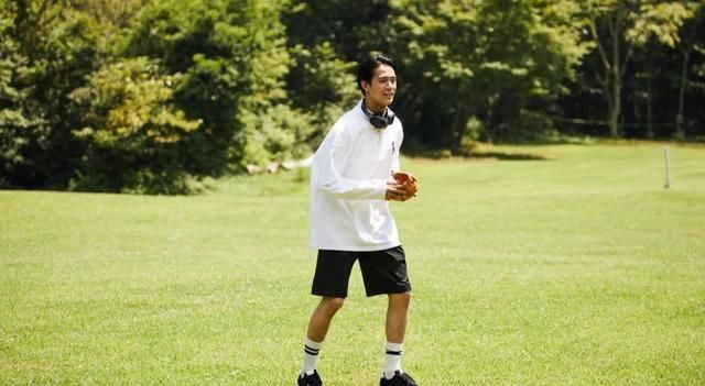  『追求』这家不追求「存在感」的球鞋品牌，如何玩转小众市场
