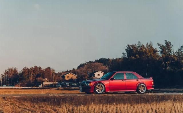 『奔驰』用RWB的态度打造的奔驰190E 你喜欢吗