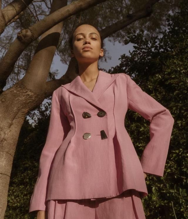 你会不会因为一颗扣子买下一件衣服?