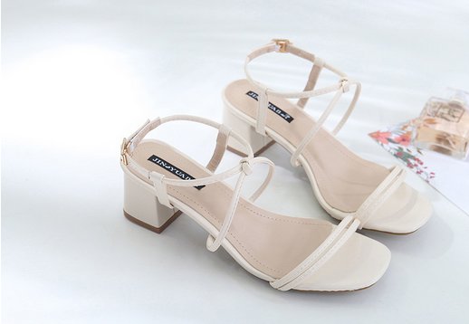 民族风的高跟鞋，穿起来气质跟“杨幂”等明星，有得一拼!