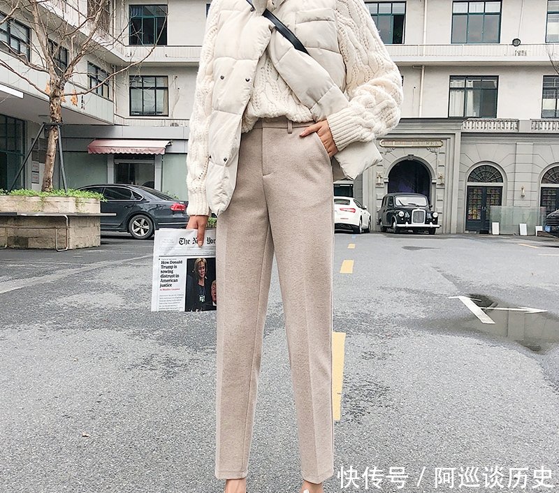  『复古』街头潮女们冬装又搭配出一道风景线，各款大衣阔腿裤这样搭配美美的