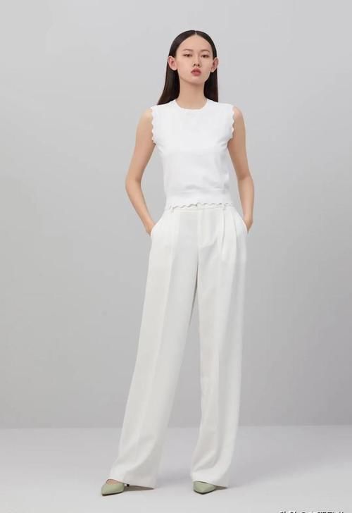  [着装]一条完美裤装或半裙，提升着装质感同时，还能给上衣带来一次新生