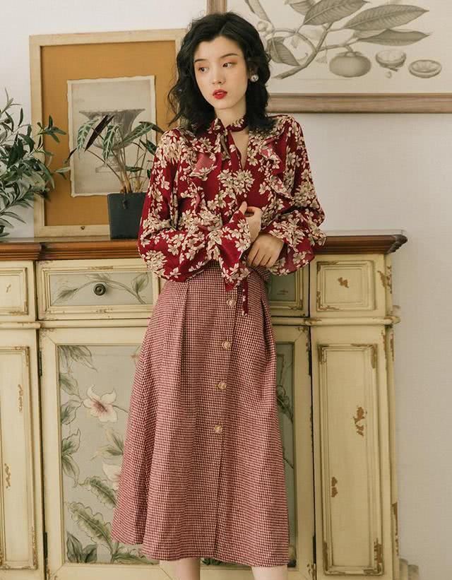  『纤细曲线』今年春夏一定不要错过这款“法式衬衫”，优雅又时髦，谁穿谁吸睛