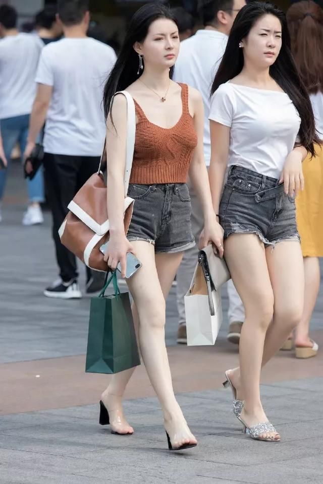  「女生」高跟鞋搭配，让女生看上去迷人又魅力