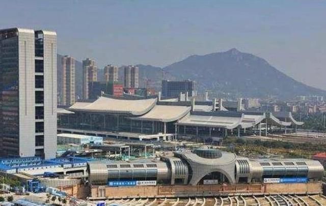 世界最牛搬家，中国将3万吨的厦门车站旋转90度，令世界瞩目