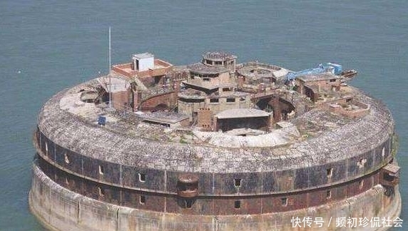 世界上最值钱的碉堡,荒废上百年,如今成度假胜地