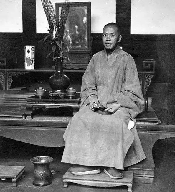  「发现」美国人在鞋盒里发现了6000张中国老照片