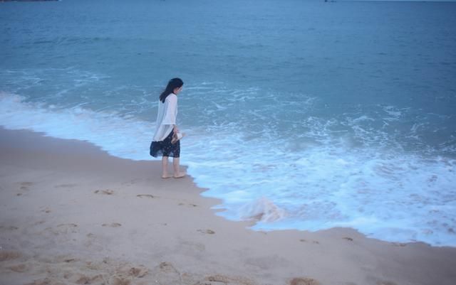 比三亚人少，比青岛消费低!这个高铁直达的小众海岛，景美海鲜多