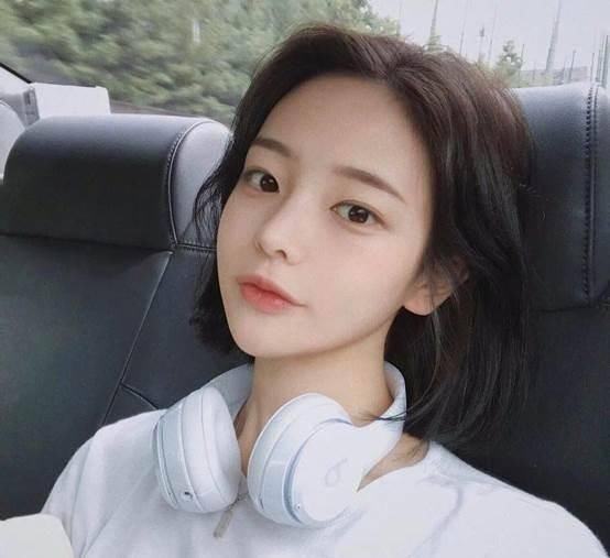  适合：“短发女人”也可以性感和可爱，这几款时尚发型让你气质加分！