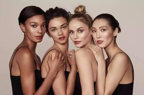  『越多越好』口红不是囤越多越好，学会根据肤色选色号，只买一只也能美翻天