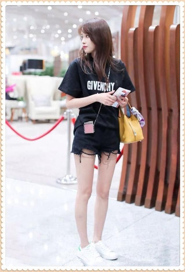 当戚薇和孙怡同穿黑色短裤，网友：终于见识到辣妈腿的最美形式了