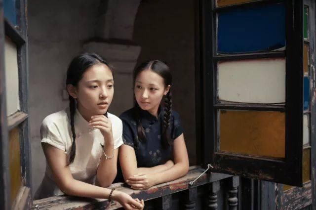 20多岁的女孩适合穿旗袍吗？