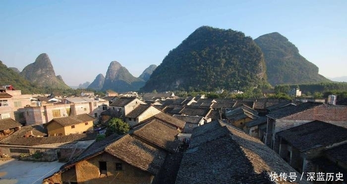 中国十大最美古镇之一，与平遥、凤凰古城齐名，千年的八卦古镇