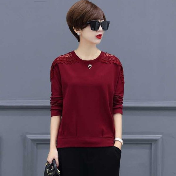 小姨来我家，身上穿的小衫白裤子，原来今年流行这样穿，优雅大气