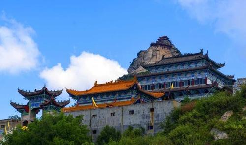 河南旅游攻略：河南这处人间仙境和湖北武当山齐名，周末的好去处