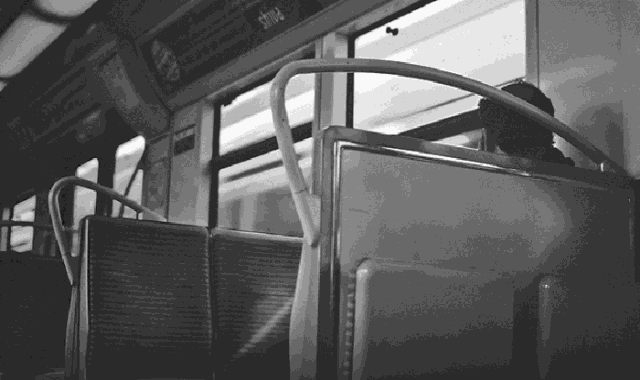 知名律师易胜华:你们不和我换座，这个世界真冷漠!