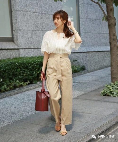 夏天这样穿感觉更轻盈！米色亚麻混织裤装日系夏季造型特集