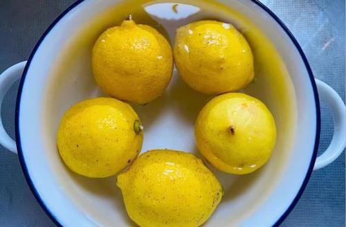  「白液」可以直接喝的“美白液”，柠檬百香果是原料，自己在家就能做