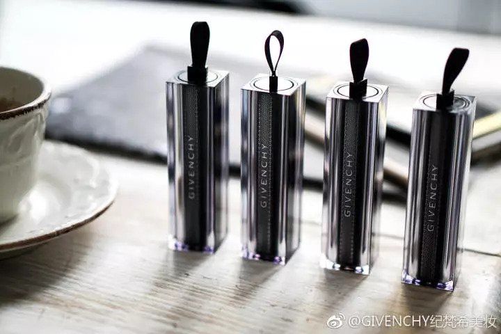 不一样的陈立农?向偶像看齐，大胆蜕变从这抹霓虹色开始!