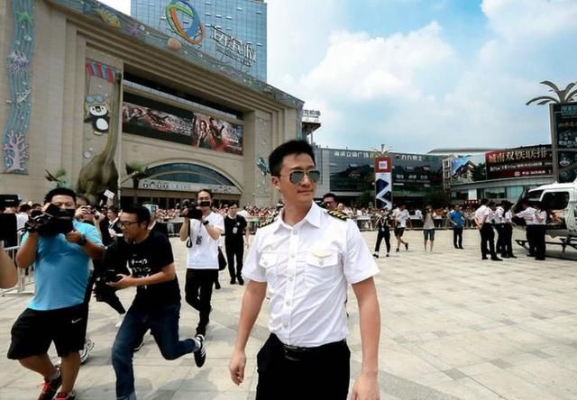 吴京首次回应在日本喝酒玩乐的原因，网友：错怪你了！