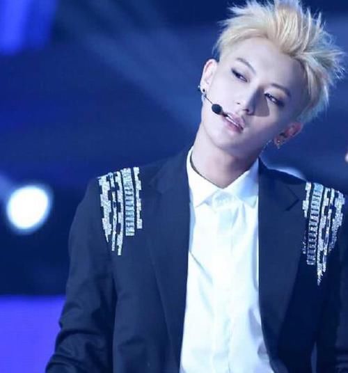 「喜欢」吴亦凡、张艺兴的眼线还不够撩吗?大家最喜欢哪个男星的眼线妆?