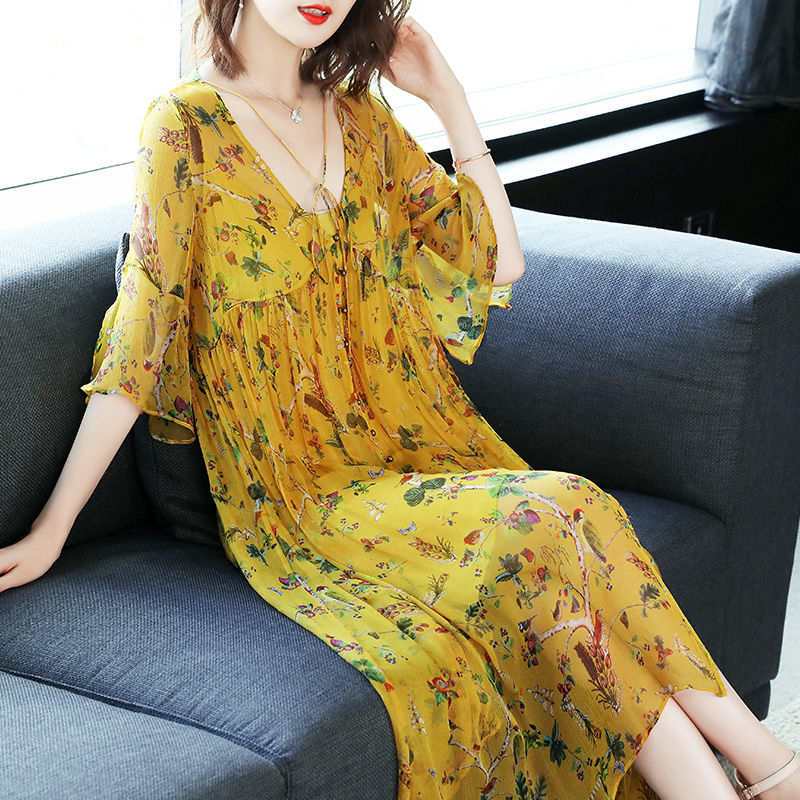 哇!第一次见到这么会打扮的女人，高雅裙+小高跟，美得动人心魂