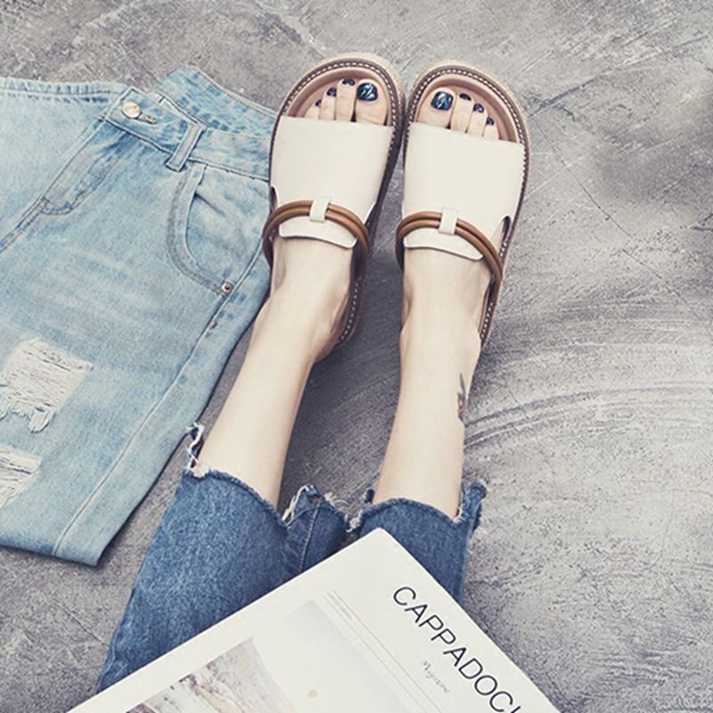 换掉你的休闲鞋吧，今年流行这样的时尚凉鞋，比休闲鞋舒适多了