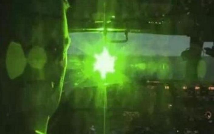 靠近中国基地就失明? 美军飞行员不顾禁令抵近