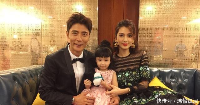 女版“宋喆”出现，正牌妻子网购得经纪人先给钱前经纪人曝大料