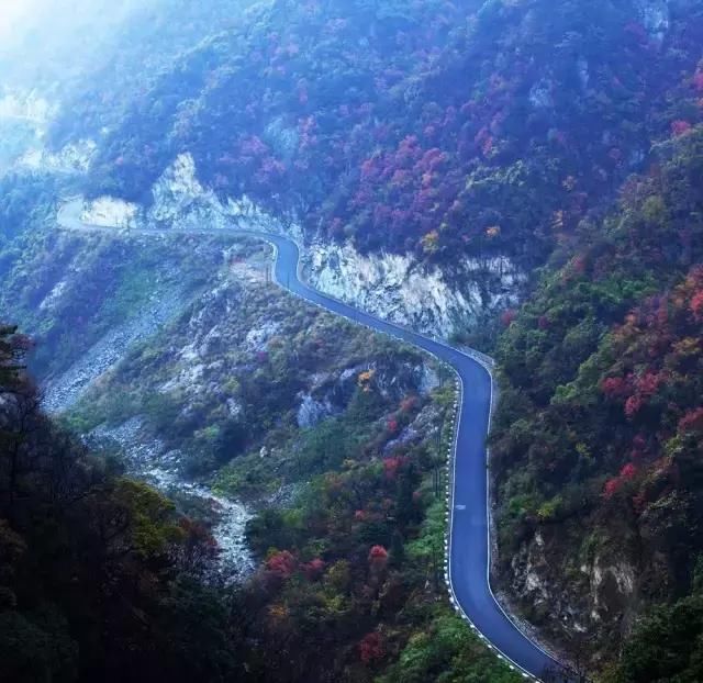 皖西自驾游首选！号称中国版“东非大裂谷”，罕见的山裂奇观！