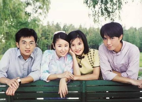 琼瑶女主穿搭放几十年后,居然还很时髦!陆依萍当时就穿迪奥了!