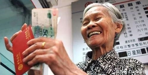 企业退休工资有望和事业单位持平？内行人：做好这四点，轻松解决