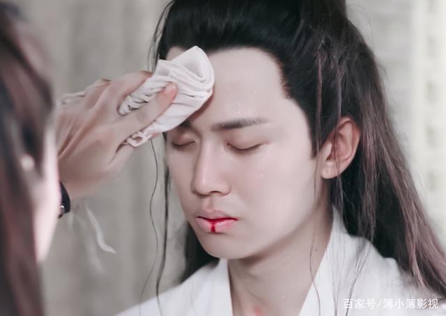  『撑过』《锦衣之下名场面》陆绎：我怎么知道，我又没给姑娘撑过伞