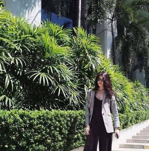  『打造』运用经典色打造时髦造型!早春实用穿搭指南,你最pick哪一套