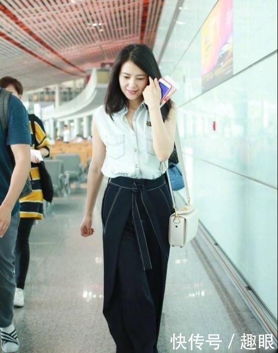 「气质」三四十岁的女人,刻意装嫩反而显老!这些文雅气质穿搭才适合你!