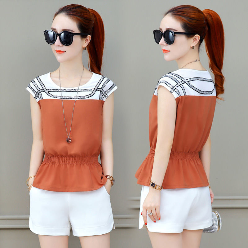 我45岁，至今没人叫我阿姨，夏季就穿短裤套装，不打扮都超显嫩