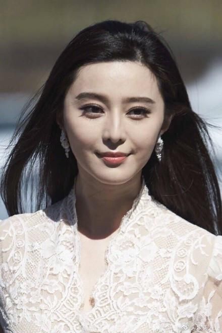 看了范冰冰的跨，男人都要怀疑人生了！这尺寸，有点超乎了想象！