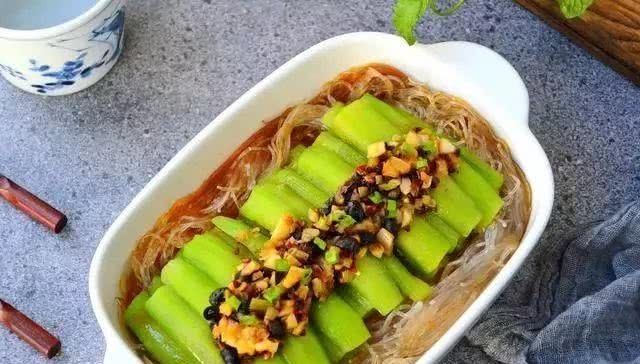 「粉丝」蒜蓉粉丝蒸丝瓜,这么做特别好吃