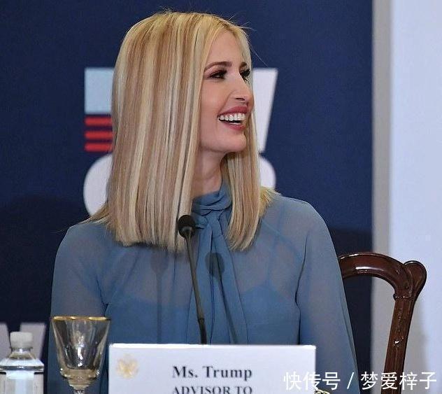 「设计」伊万卡真会穿,透视雪纺衫难掩性感好身材,搭配百褶裙显好身材