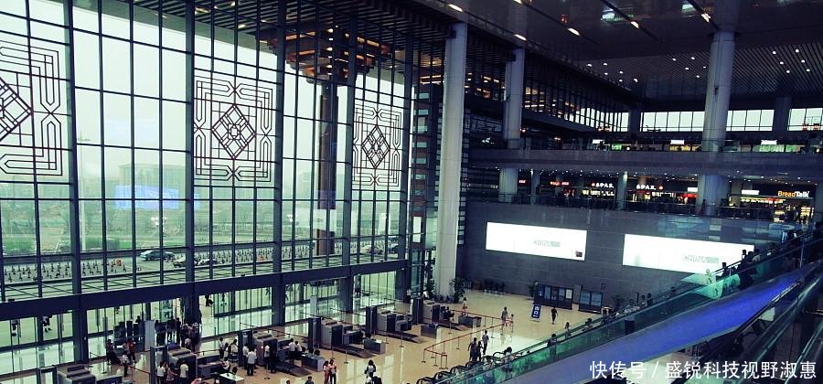 亚洲最大的火车站，占地70万平方米，足足有28个候车厅，在哪里