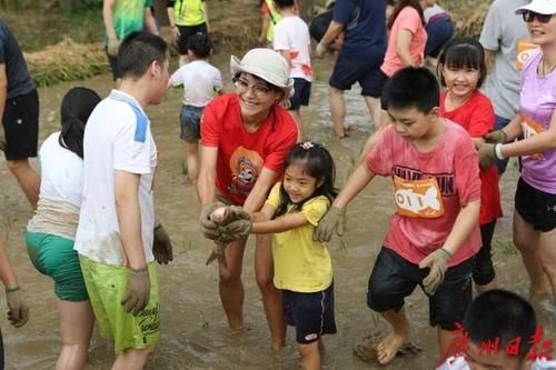  「海珠」海珠湿地“摸鱼”忙！小学生抓到11.6公斤鱼王