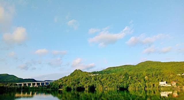 「最悲」四川最悲催的县城,地处三大发达城市中间位置,至今依旧没高铁