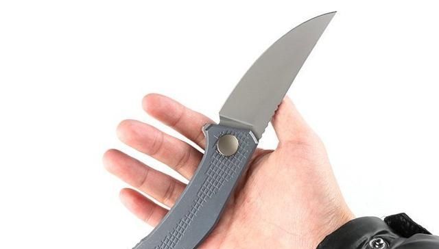 『鉴赏』「鉴赏」绿刺熊牛仔裤轴承折叠刀