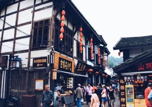  重庆：中国这一座的城市，因面积过大，常常被人误以为是一个省