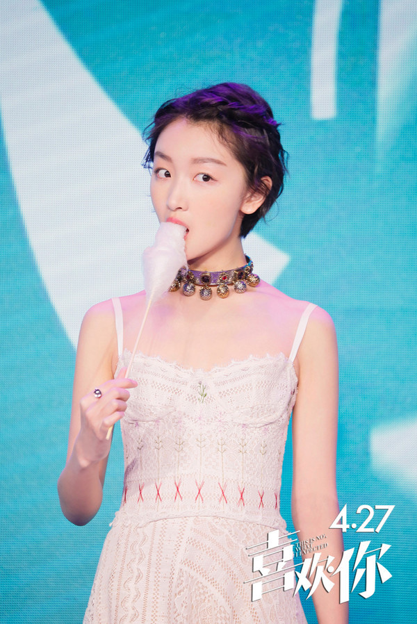 周冬雨这本短发教科书也出Bug了？