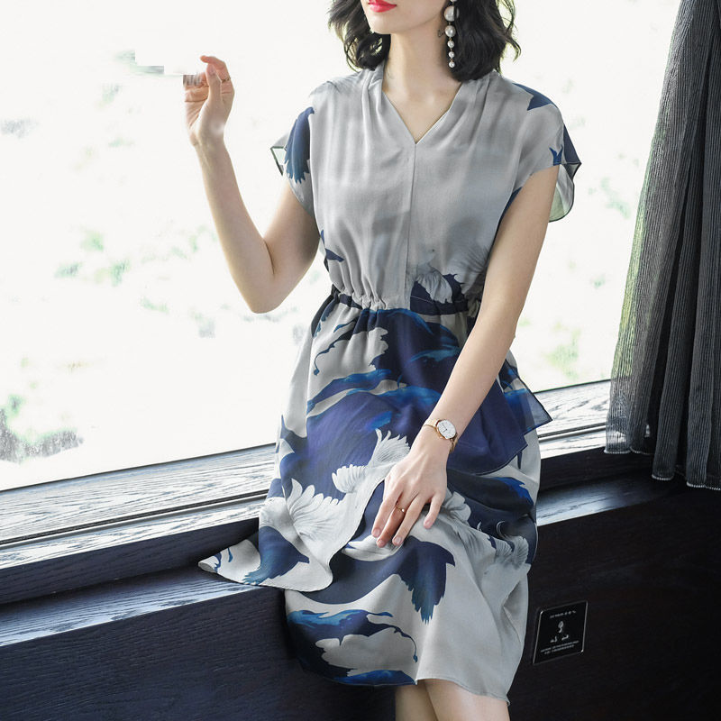 三伏天最流行的棉绸裙，配高跟鞋，一件比一件美的迷人