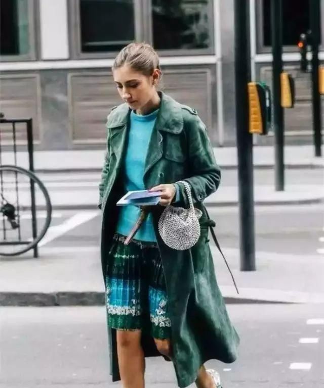  『小常识』什么颜色的包包最好搭衣服?包包日常搭配小常识看这里!