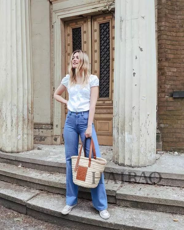 现在的女明星都流行穿这件?适合大胸妹的衣服终于有了!