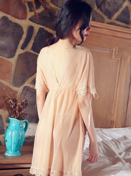 在家不喜欢穿内内的女人有福了，试试新款性感居家服，透气不潮湿