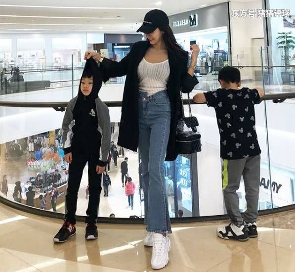 女神级健身小姐姐，让人产生恋爱冲动，网友回应:人家娃都6岁了